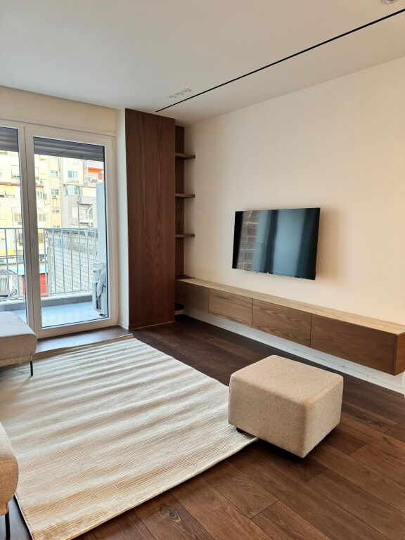 Jepet me qera apartament 1+1 – Xhamllik