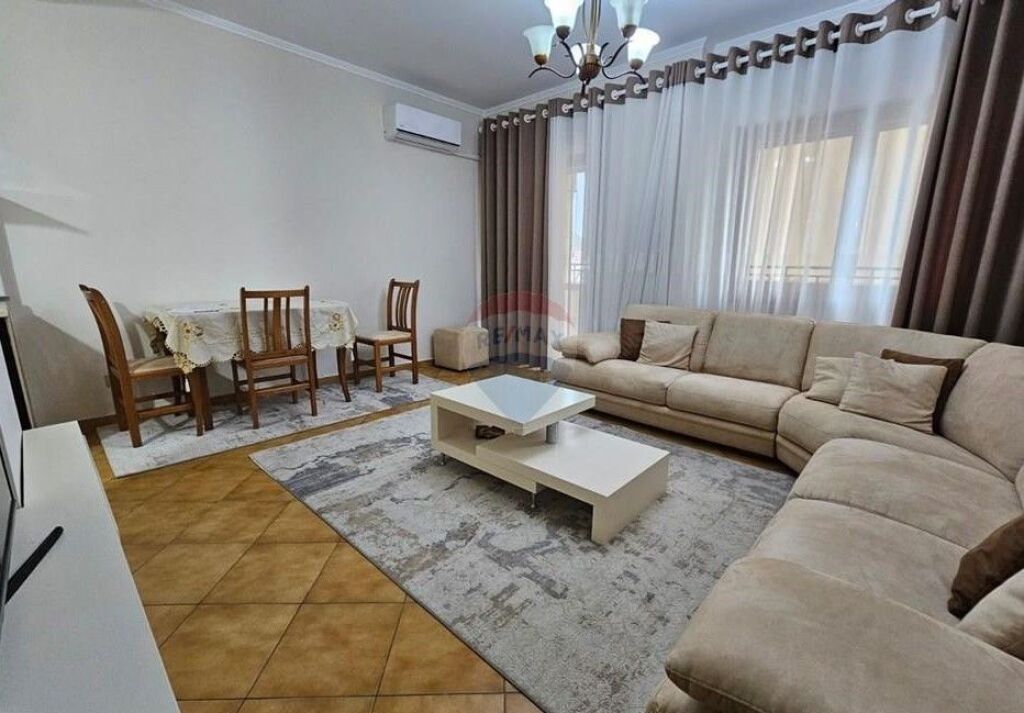 Rent/ 2+1 Apartment at Komuna Parisit