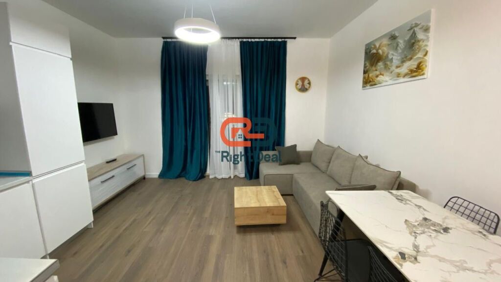 Tek Komuna E Parisit ,Shitet Apartament 1+1+Verande Totalisht I Investuar!