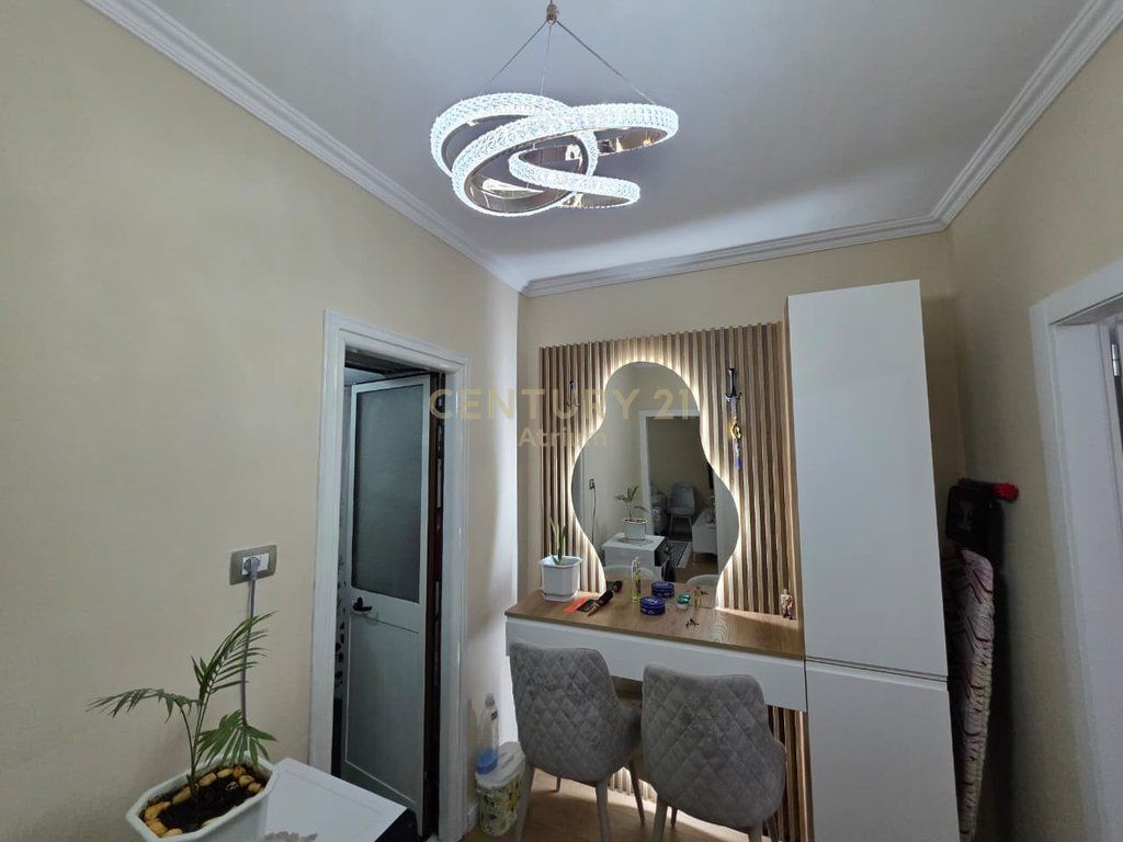 Shitet apartament 1+1 në zonën e Porcelanit, pas U.E.T.