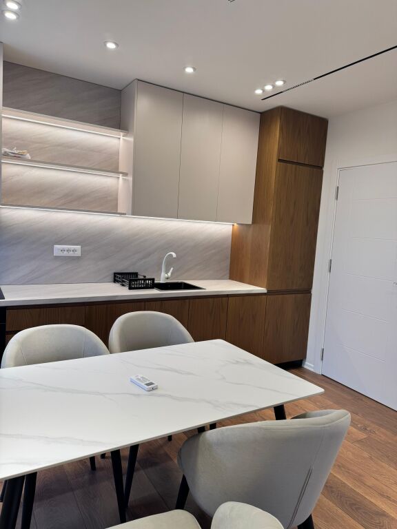 Jepet me qera apartament 1+1 – Xhamllik