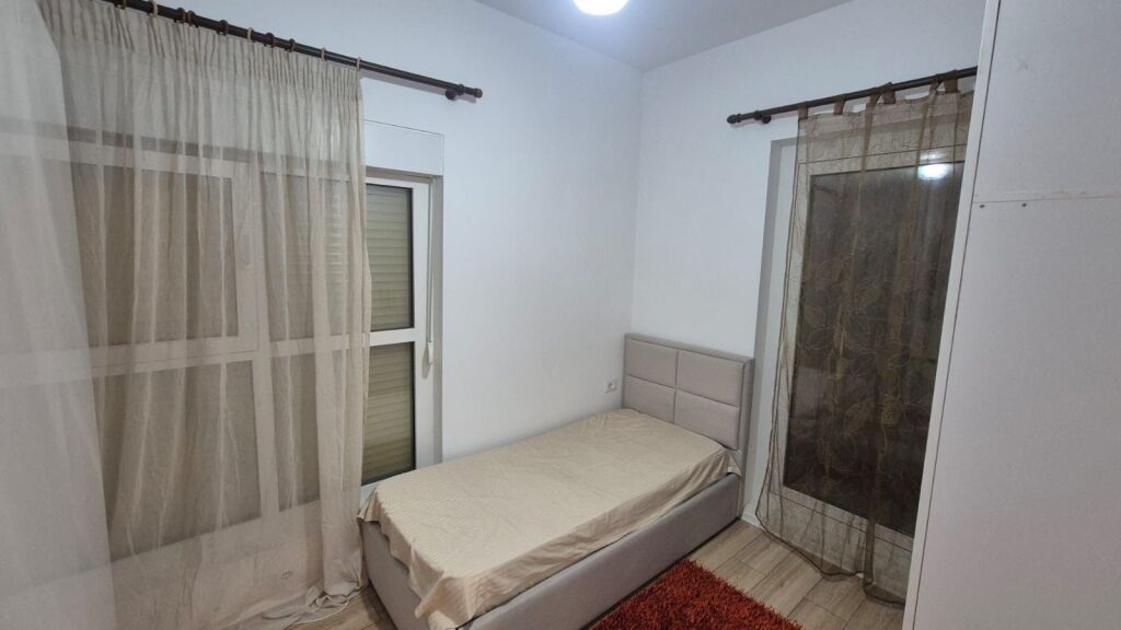 Apartament 2+1 me qera ne Ali Dem tek Mangalemi