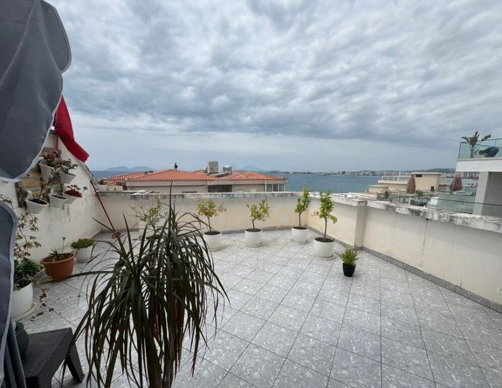 Shitet, Apartament 1+1+Verandë, Vlorë.