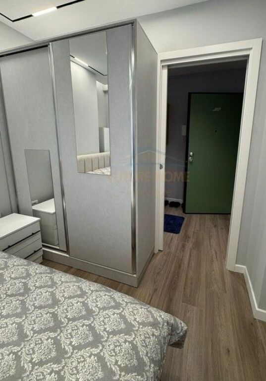Qera, Apartament 2+1+POST PARKIMI, Shkolla e Kuqe, Tirane
