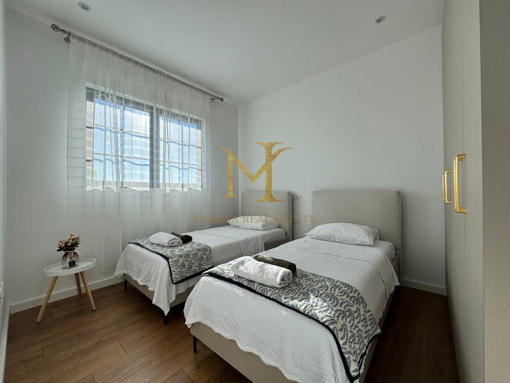 Rent super apartment 2+1+2 bathrooms + large terrace in Durres