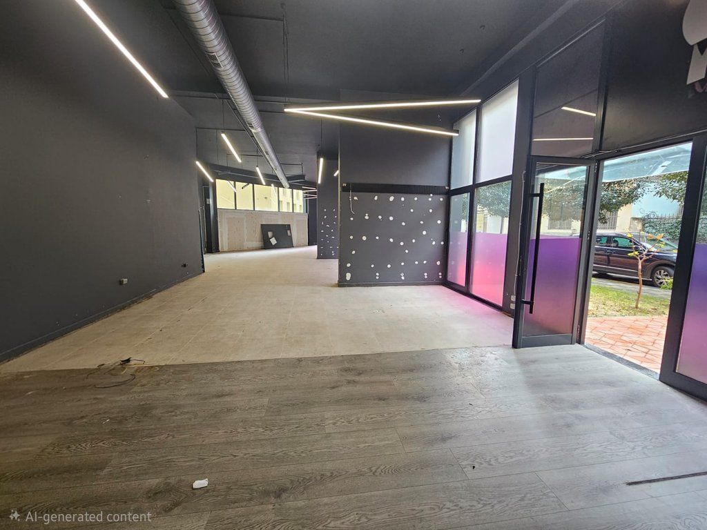 JEPET ME QIRA NJËSI KOMERCIALE 205 m² – NË ZEMËR TË TIRANËS