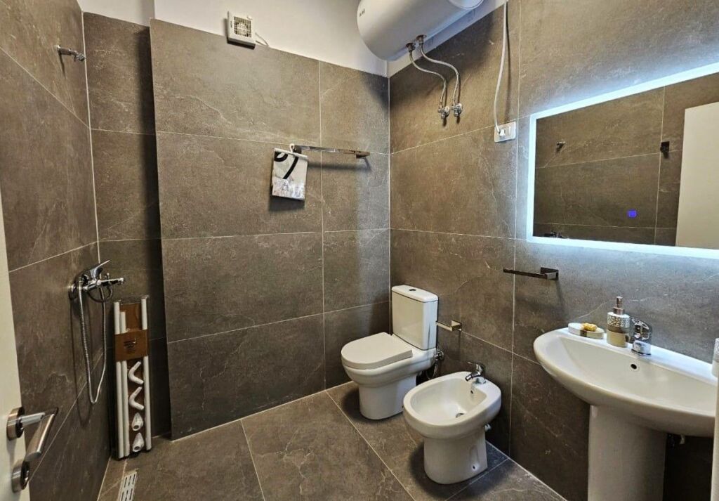 Apartament 2+1 Me Qera Tek 5 Maji (ID B220682) Tirane