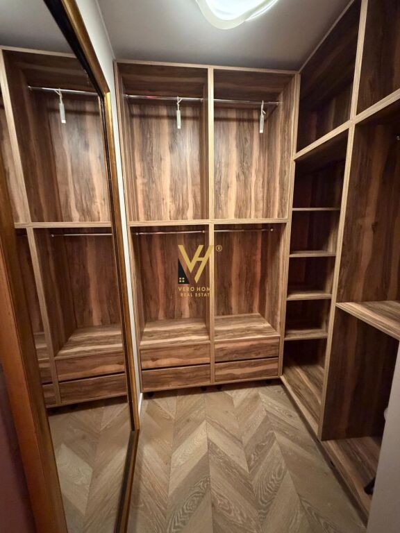 SHITET APARTAMENT 1+1+BLK TE RRUGA ELBASANIT, PARK GATE 515.000 EURO