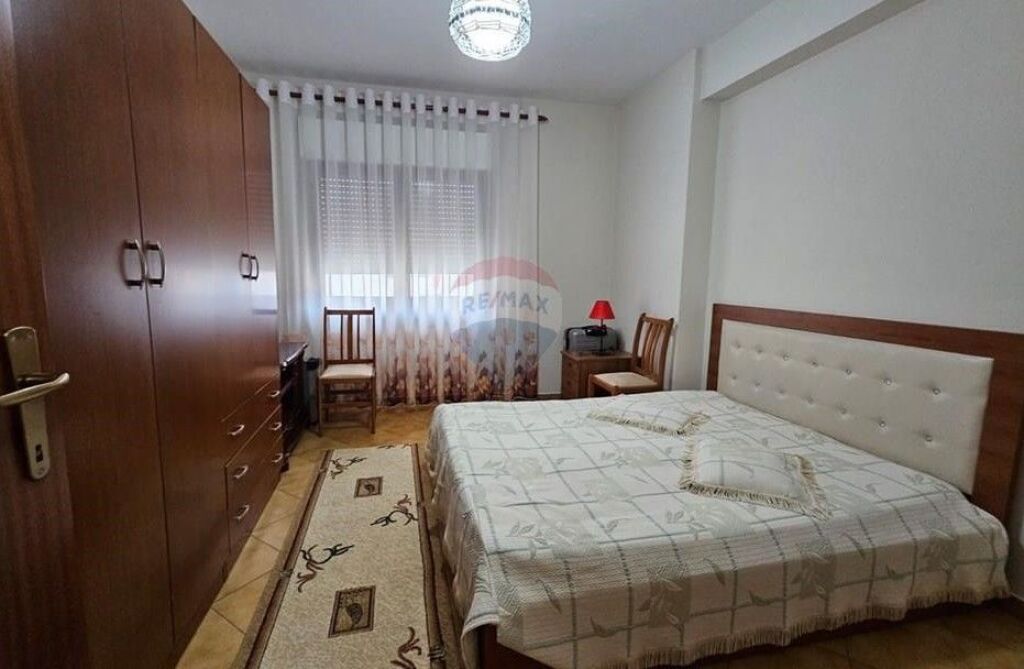 Rent/ 2+1 Apartment at Komuna Parisit