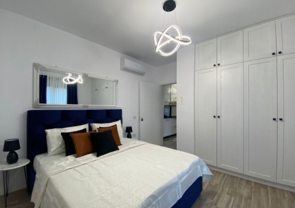 Jepet Apartament 1+1 – 21 Dhjetori, Mbrapa Mondialit    