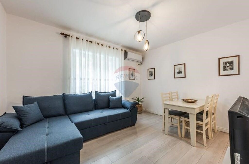 Jepet me qira apartament 2+1 te Pazari i Ri