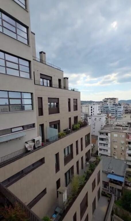 🏡 DUPLEX MODERN ME SUPER PAMJE + 2 POSTE 🅿️  📍Rruga e BARRIKADAVE