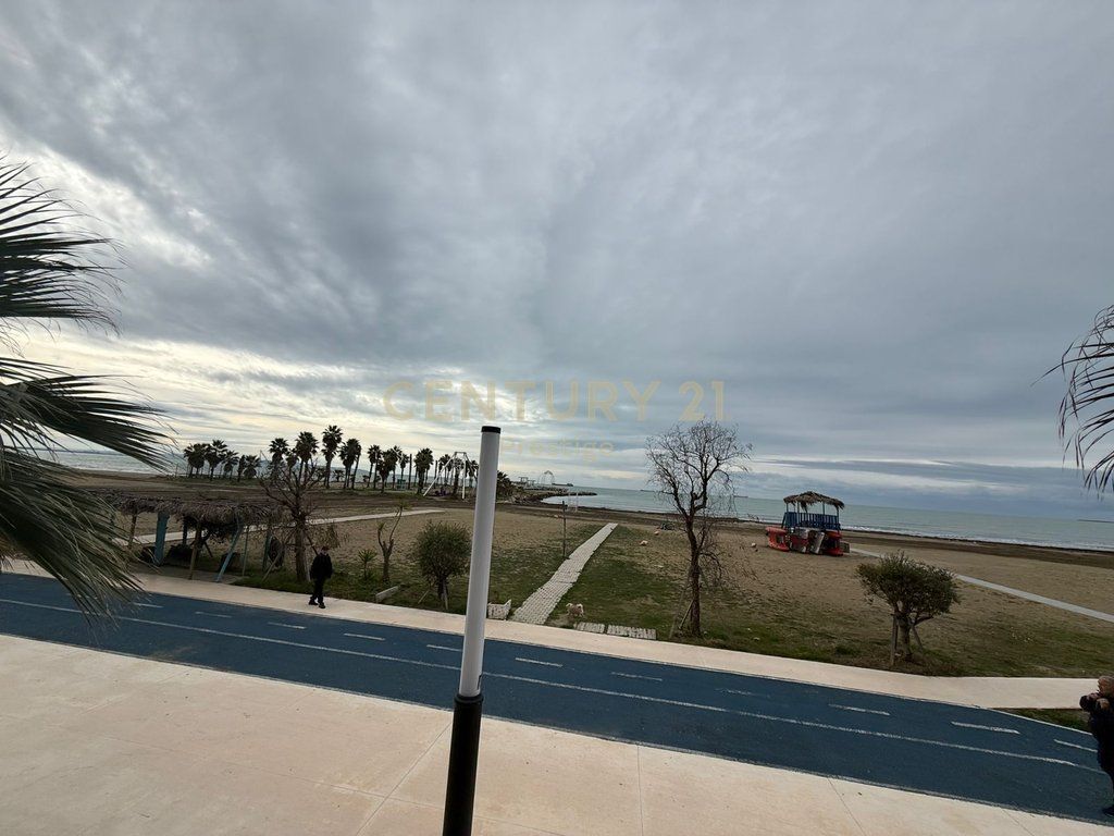 SHITET BAR RESTORANT PRANE PISTES ILIRIA DURRES