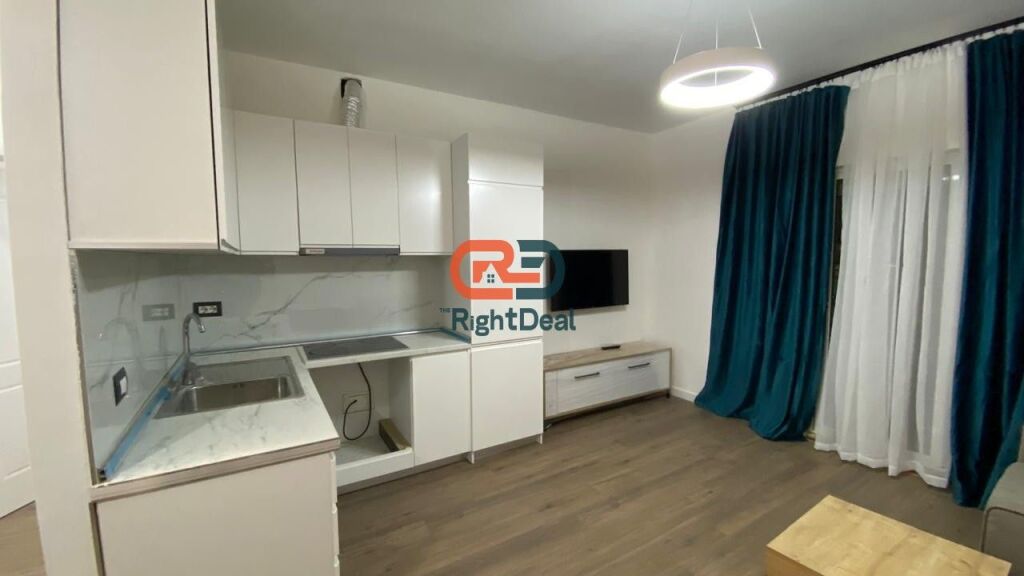 Tek Komuna E Parisit ,Shitet Apartament 1+1+Verande Totalisht I Investuar!