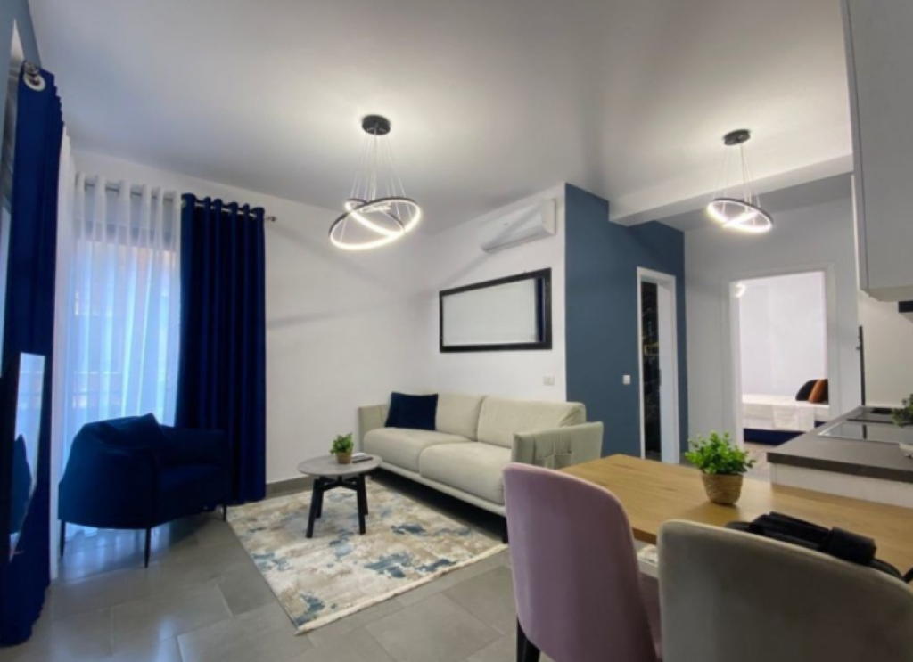 Jepet Apartament 1+1 – 21 Dhjetori, Mbrapa Mondialit    