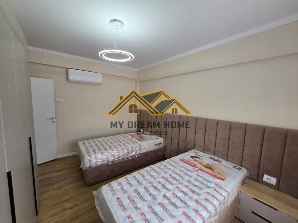 Super Apartament 2+1 në shitje te Rruga e re e Portit!