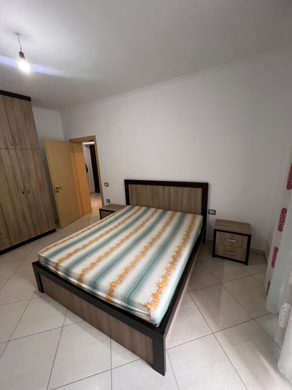 APARTAMENT 2+1 PER QIRA NE VASIL SHANTO!
