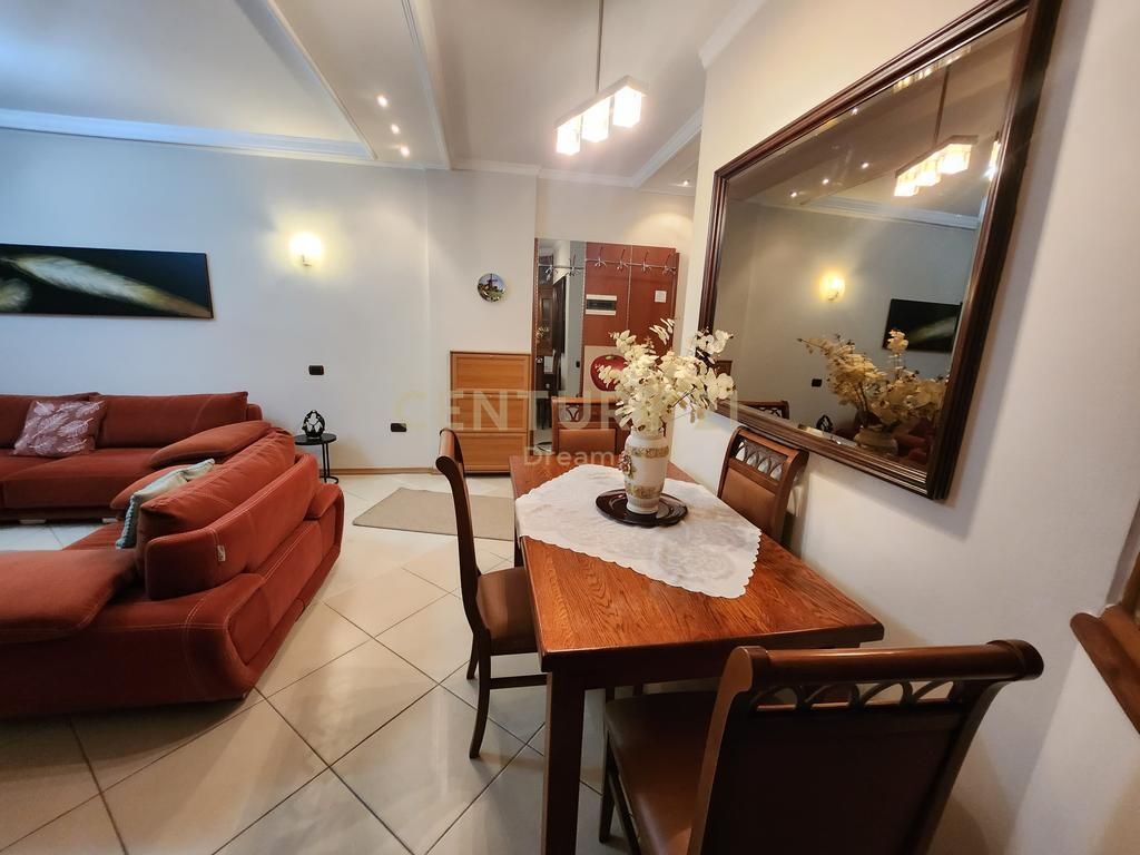 Jepet Apartament 2+1+2T ne zonen e Bllokut