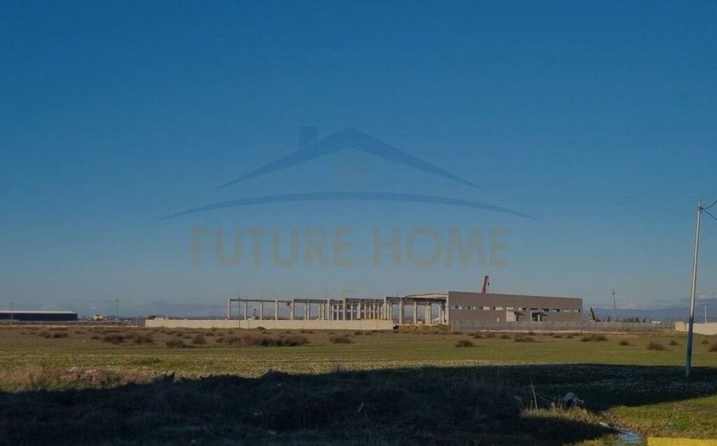 Shitet, Tokë, Durrës, Spitall