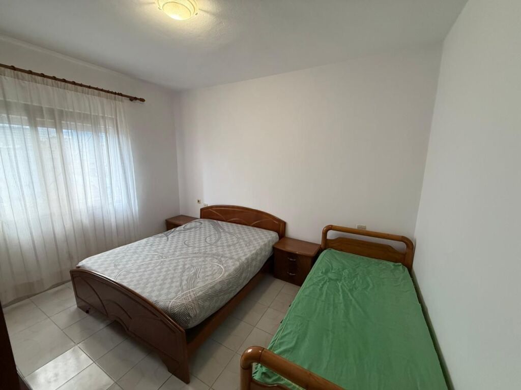 🏠 Jepet me qira apartament 2+1 📍 Mbrapa Ambasadës Amerikane  💶 Çmimi: 450 €   
