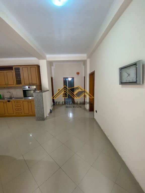 BUSINESS PREMISES FOR RENT (PRIVATE HOUSE 3+1)