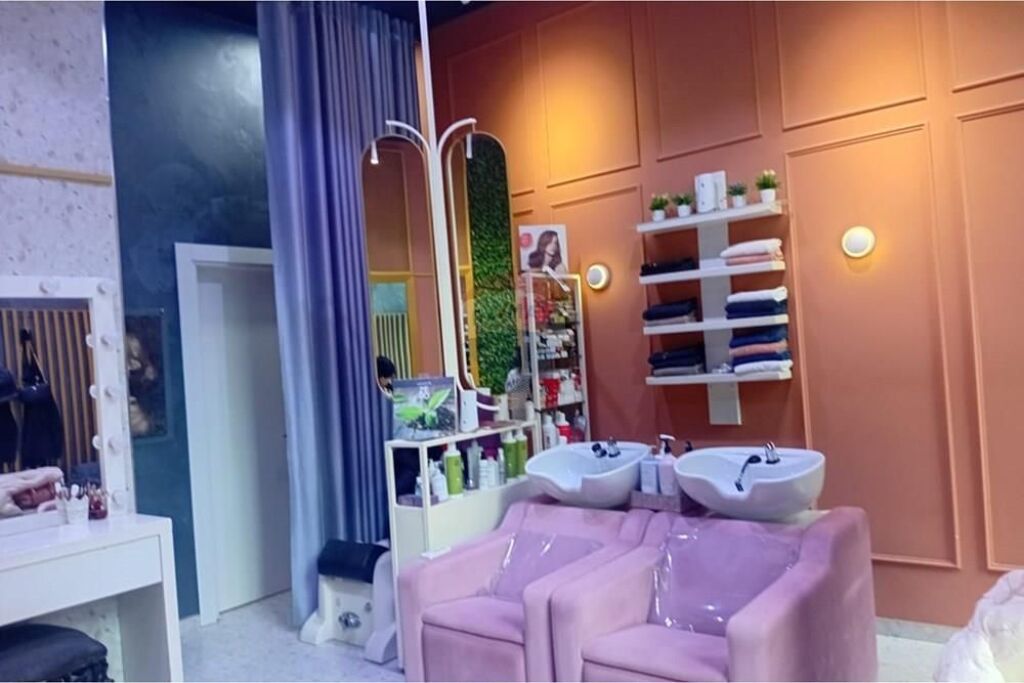 Commercial unit for sale near Ambasador 3