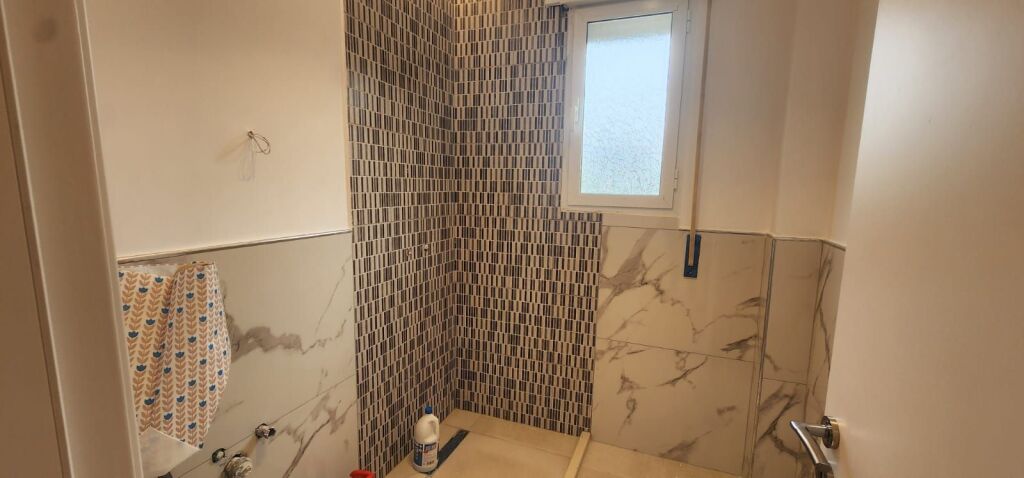 Apartament 2+1 i Rinovuar Totalisht në Shitje – Rruga Zenel Murra, Vlorë