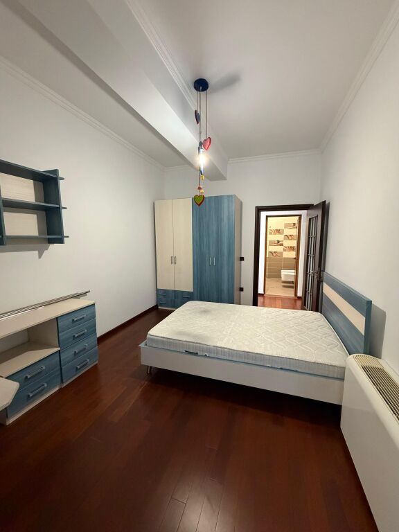 🏡 SHITET Apartament 2+1+2 + Parkim 🅿️ 📍 Pranë Teatrit “Art Turbina” – Rruga Marko Boçari