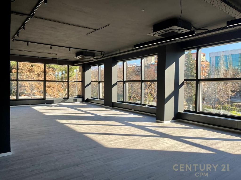 SHITET NJESI KOMERCIALE PREMIUM TEK MINISTRIA E JASHTME