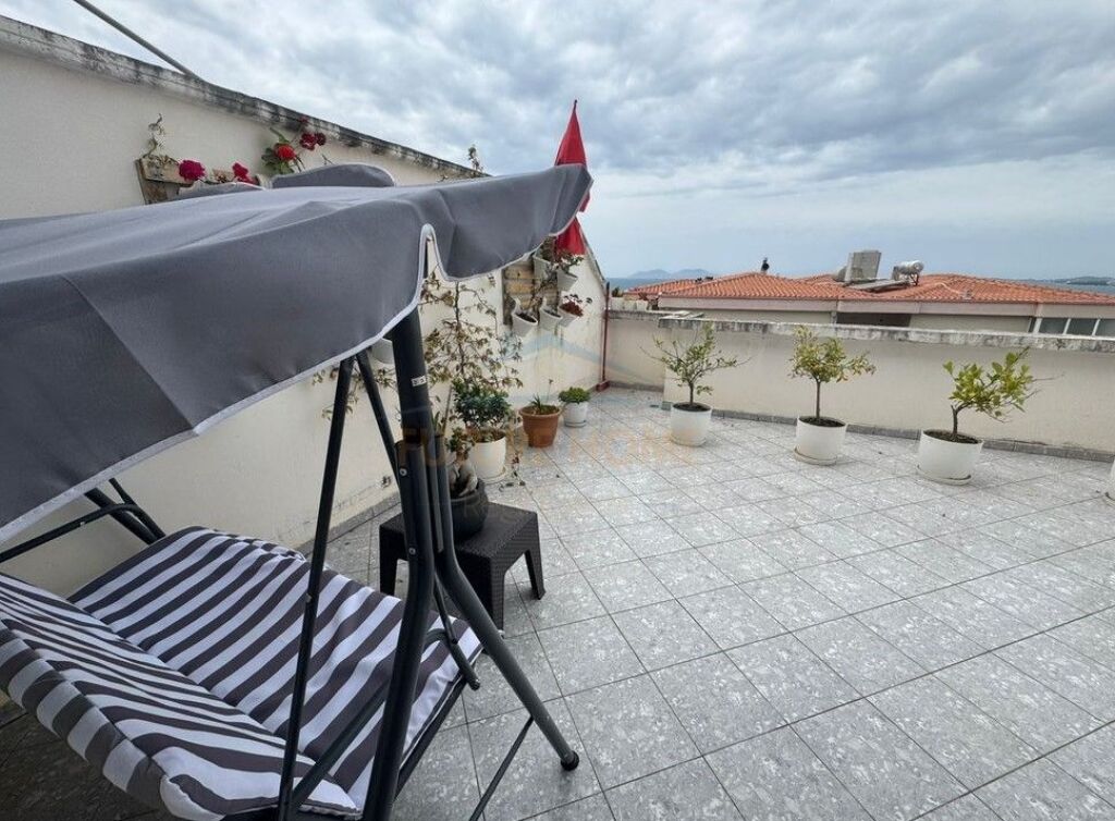 Shitet, Apartament 1+1+Verandë, Vlorë.