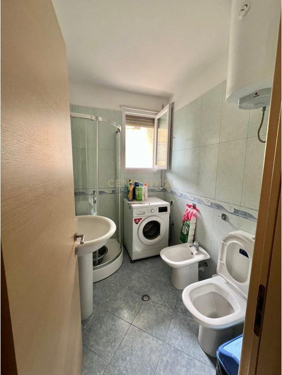 Appartamento 2+1+2 con vista laterale sul mare a Shkembi i Kavajes, Durres !