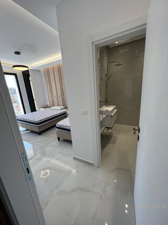 SHITET APARTAMENT 2+1+2 TEK MOZAIKU I TIRANES