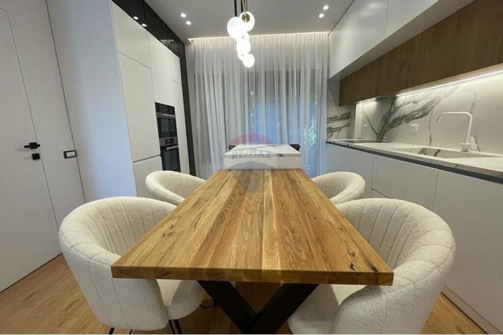 Villa al Complesso Kolombo in affitto