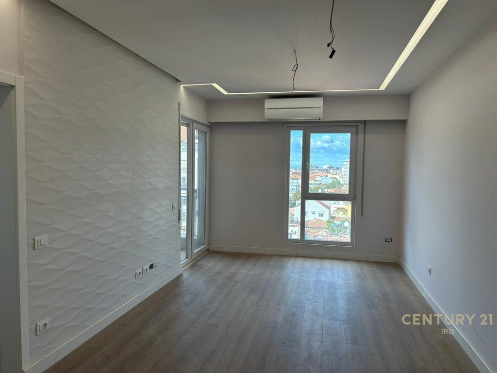 SHESIM 2+1 ME POST PARKIMI, SHKOLLA E KUQE.