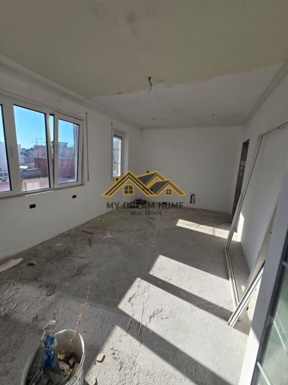 Apartament ne Shitje tek ish Rajoni i policis, Durrës !