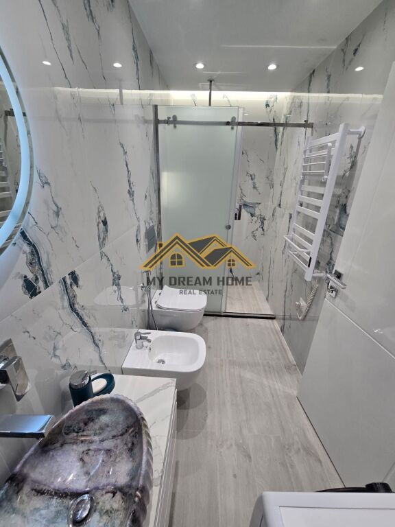 SHITET SUPER APARTAMENT 2+1 TEK SHKEMBI KAVAJES!