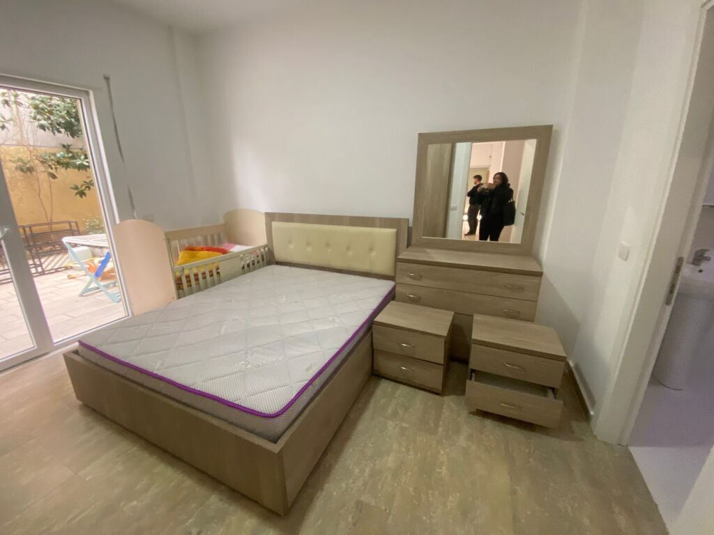 Jepet me qira 2+1+verande Rr.Peti Liqeni i Thate 550 mije leke