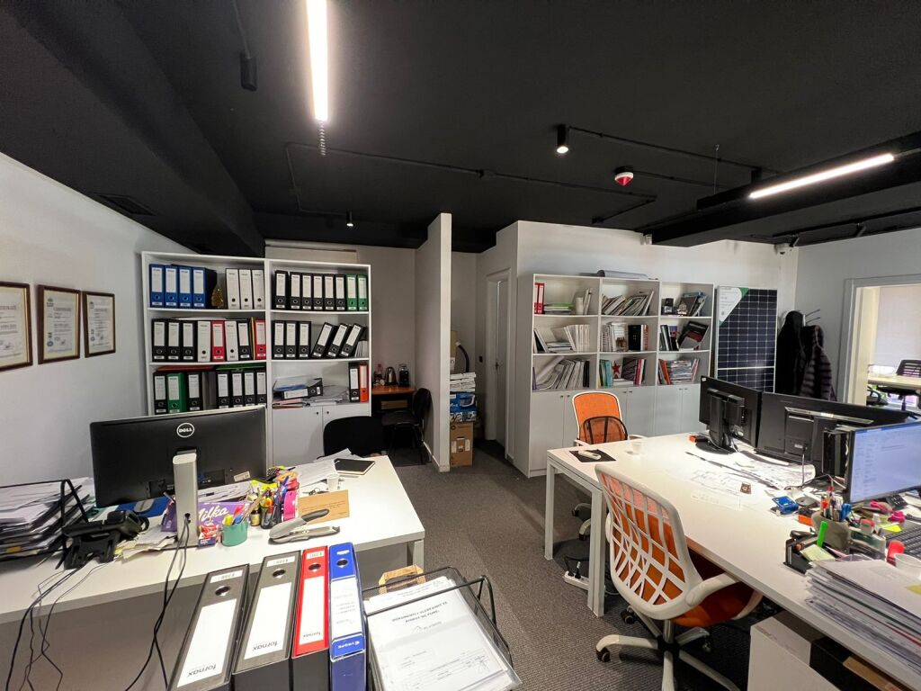 Ambient zyrash per qira tek Pazari i Ri.