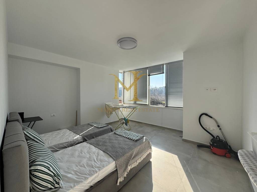 Jepet me qera apartament 2+1+depo ne Plazh Hekurudha, Durres!