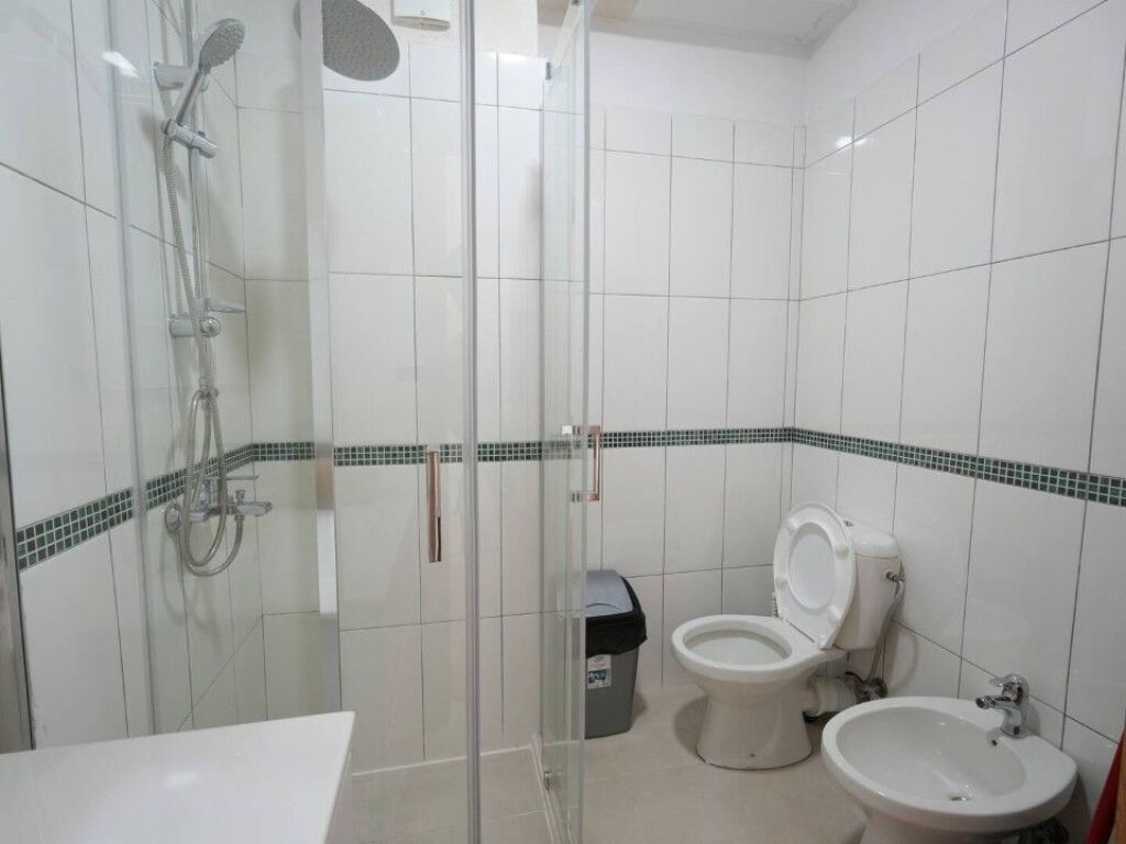 AFFITTASI SUPER APPARTAMENTO 1+1 CON VISTA MARE SULLA SPIAGGIA DI DURRES