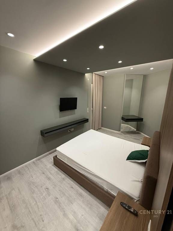 Shitet apartament i tipologjise 2+1+2 me post parkimi ne Ali Dem!