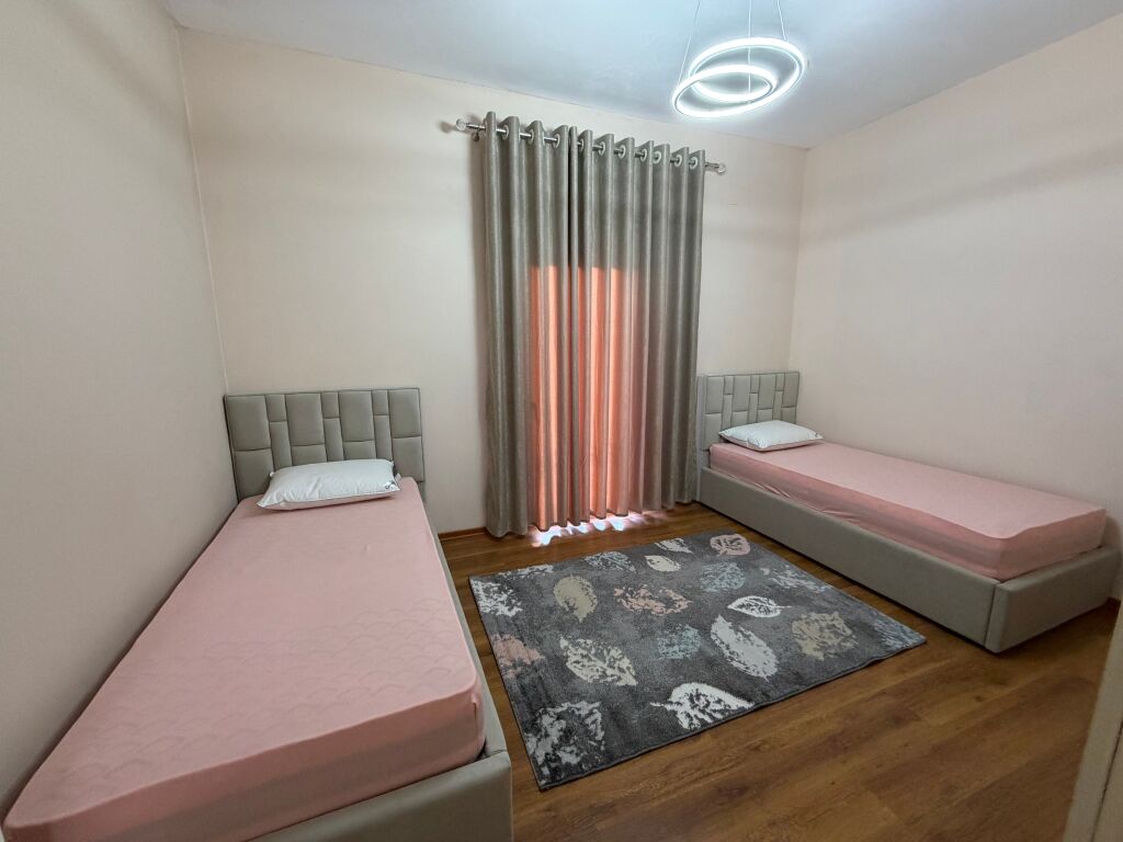 Kat vile private per qera