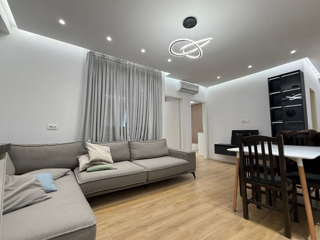 Shitet Apartament 2+1 tek Ish Fusha e Aviacionit