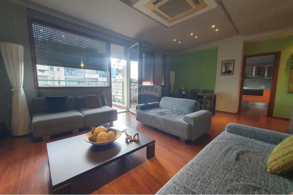 GIVEN SUPER APARTMENT AT GOLD COMPLEX 3+1+3