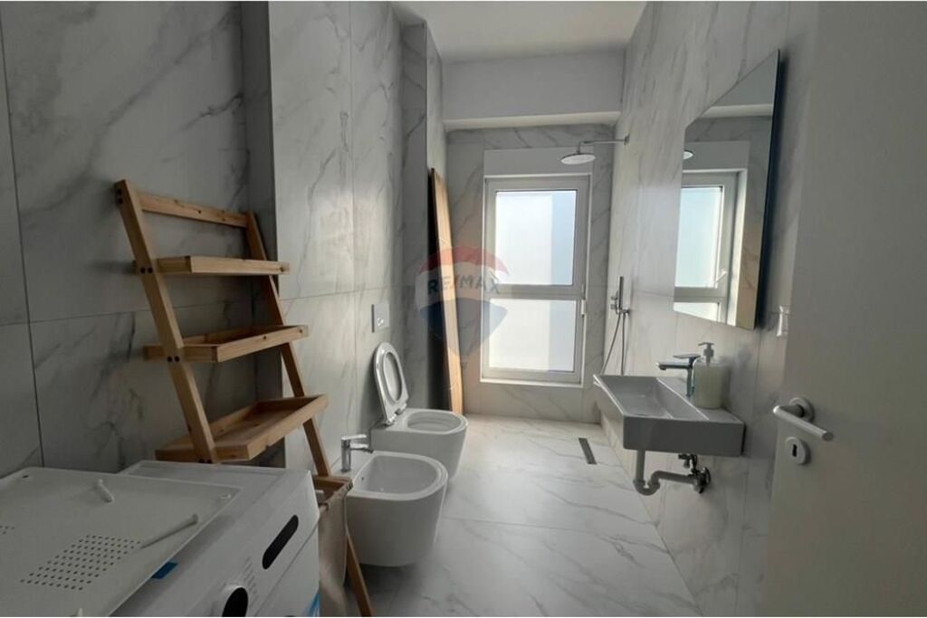 Apartment - For Rent - Mangalem Complex, Tirana 450 €