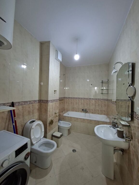 Me Qira : Apartament 2+1+2 &amp; 1 BLLK (📍Komuna e Parisit ) ✨️ E mobiluar / Hera e parë me qera 🔥🔥 69.000 Lek 💶💶