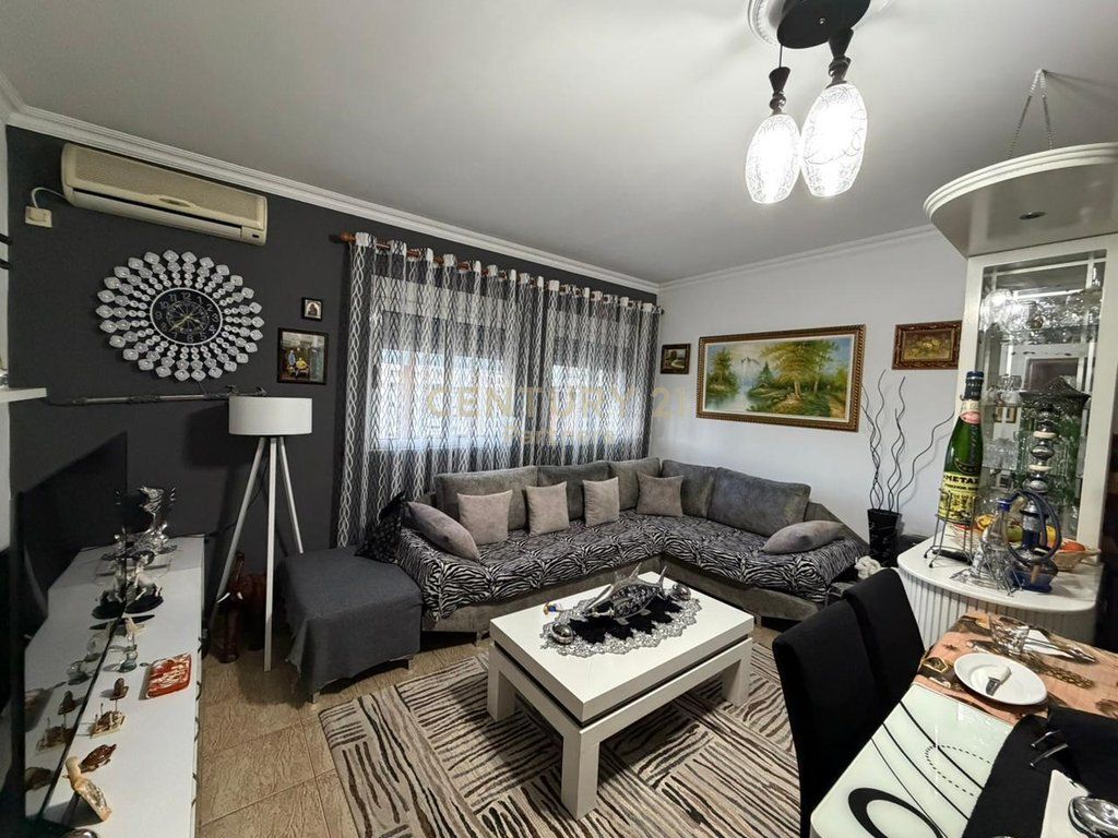 SHESIM APARTAMENT 2+1 NE RRUGE KAVAJES!