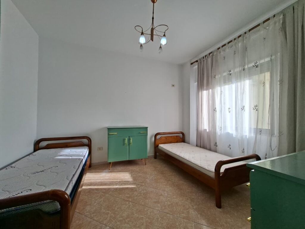 Me Qira : Apartament 2+1+2 &amp; 1 BLLK (📍Komuna e Parisit ) ✨️ E mobiluar / Hera e parë me qera 🔥🔥 69.000 Lek 💶💶