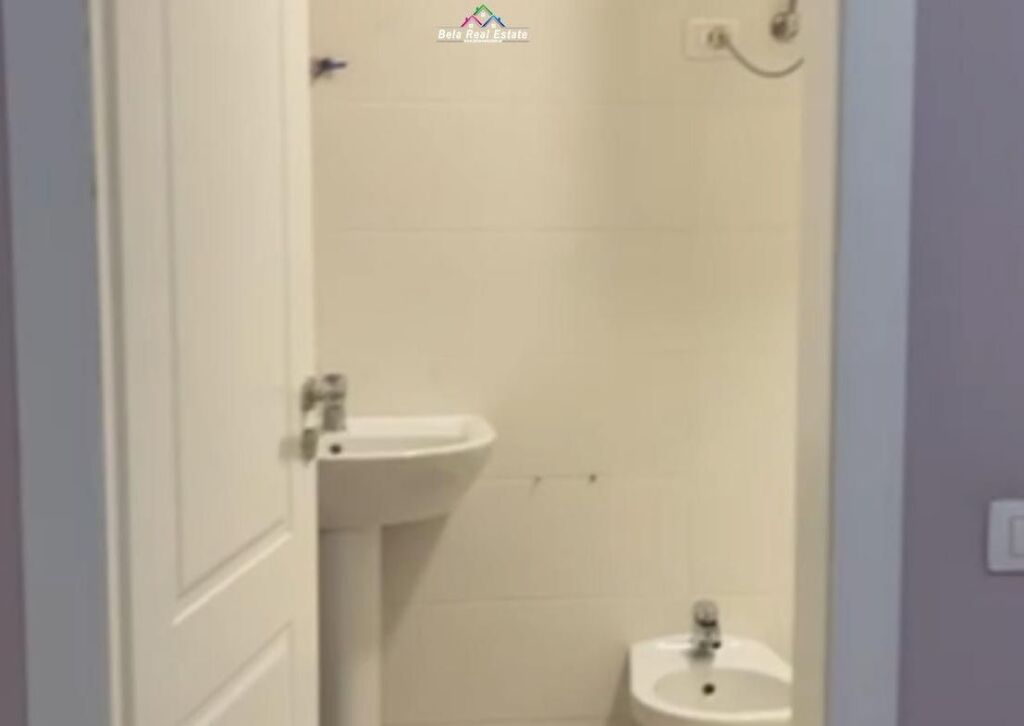 Zyre Me Qera 3+1 Ne 5 Maj ( ID BZ2807) Tirane