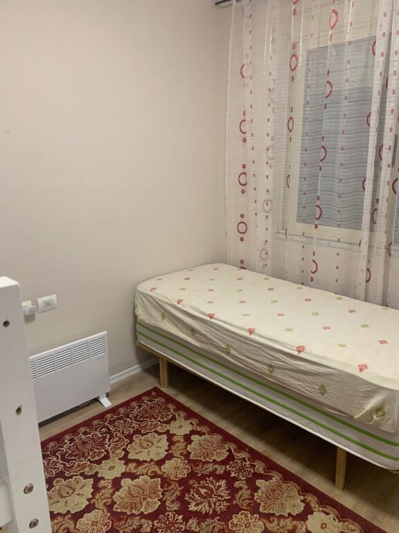 Jepet me qira 2+1 Rr.Eduart Mano Kompleksi Xhillari 550€